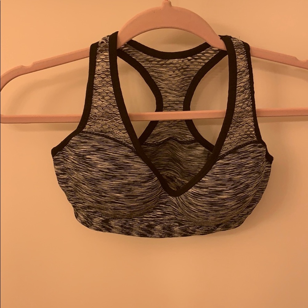 Medium sports bra